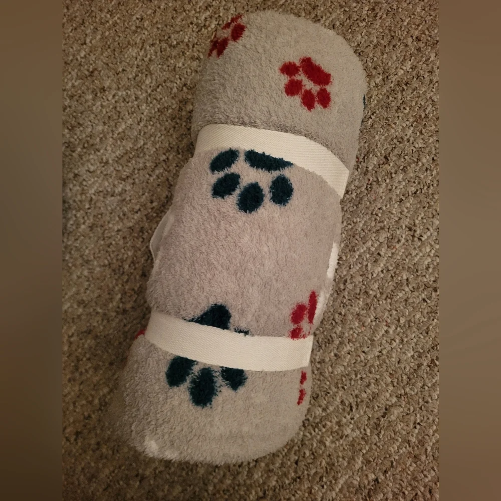 Cozy Gray Blanket with Paw Prints